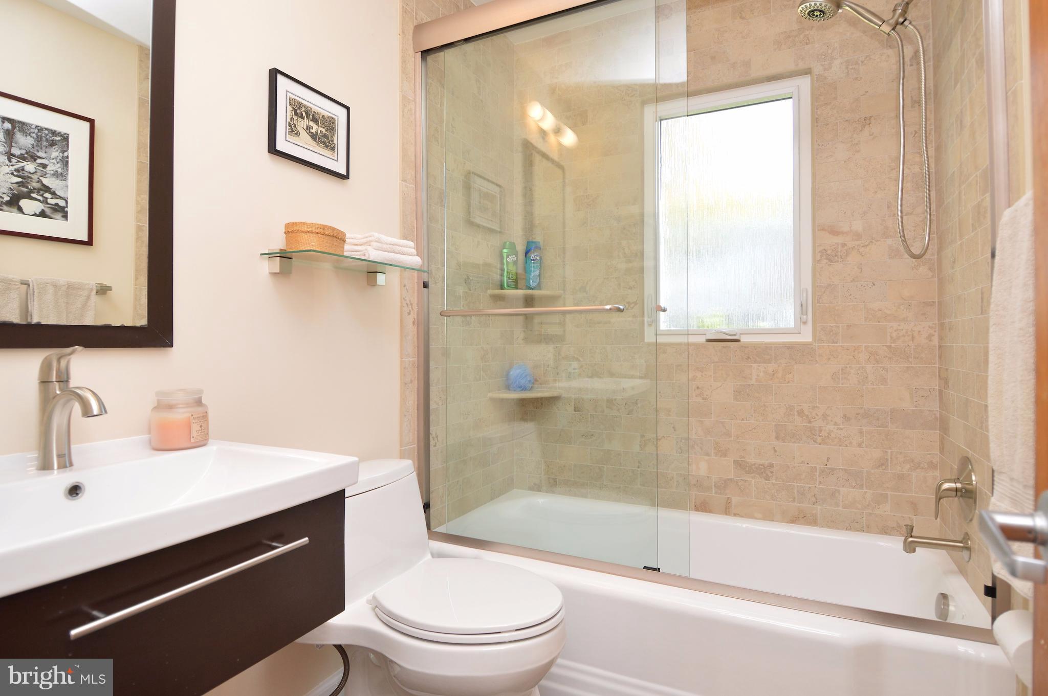 6448 Elmdale Road Alexandria, VA 22312 - Photo 21 of 28 Second Full Bath on Main