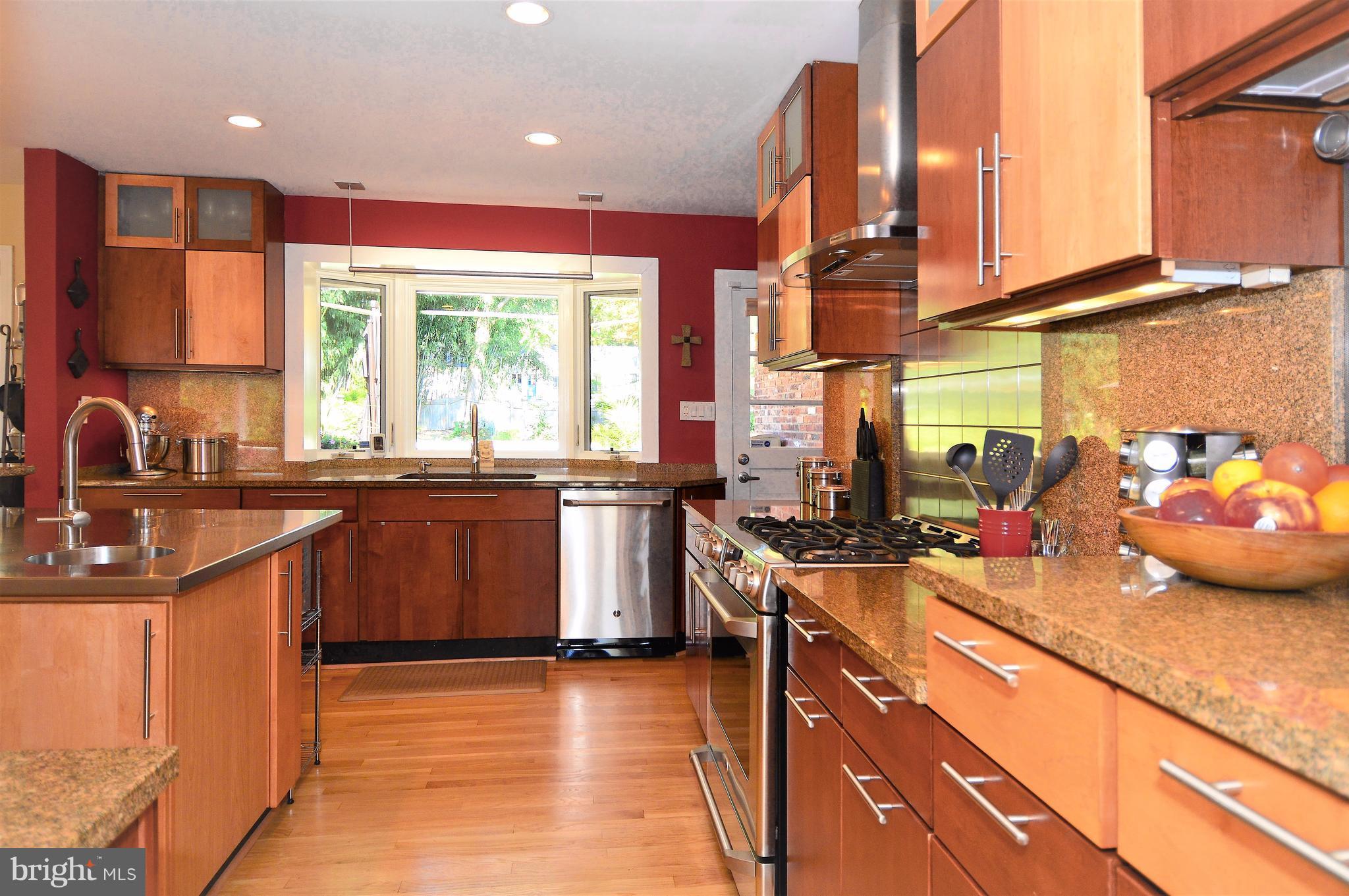 6448 Elmdale Road Alexandria, VA 22312 - Photo 6 of 28 Chef's Kitchen