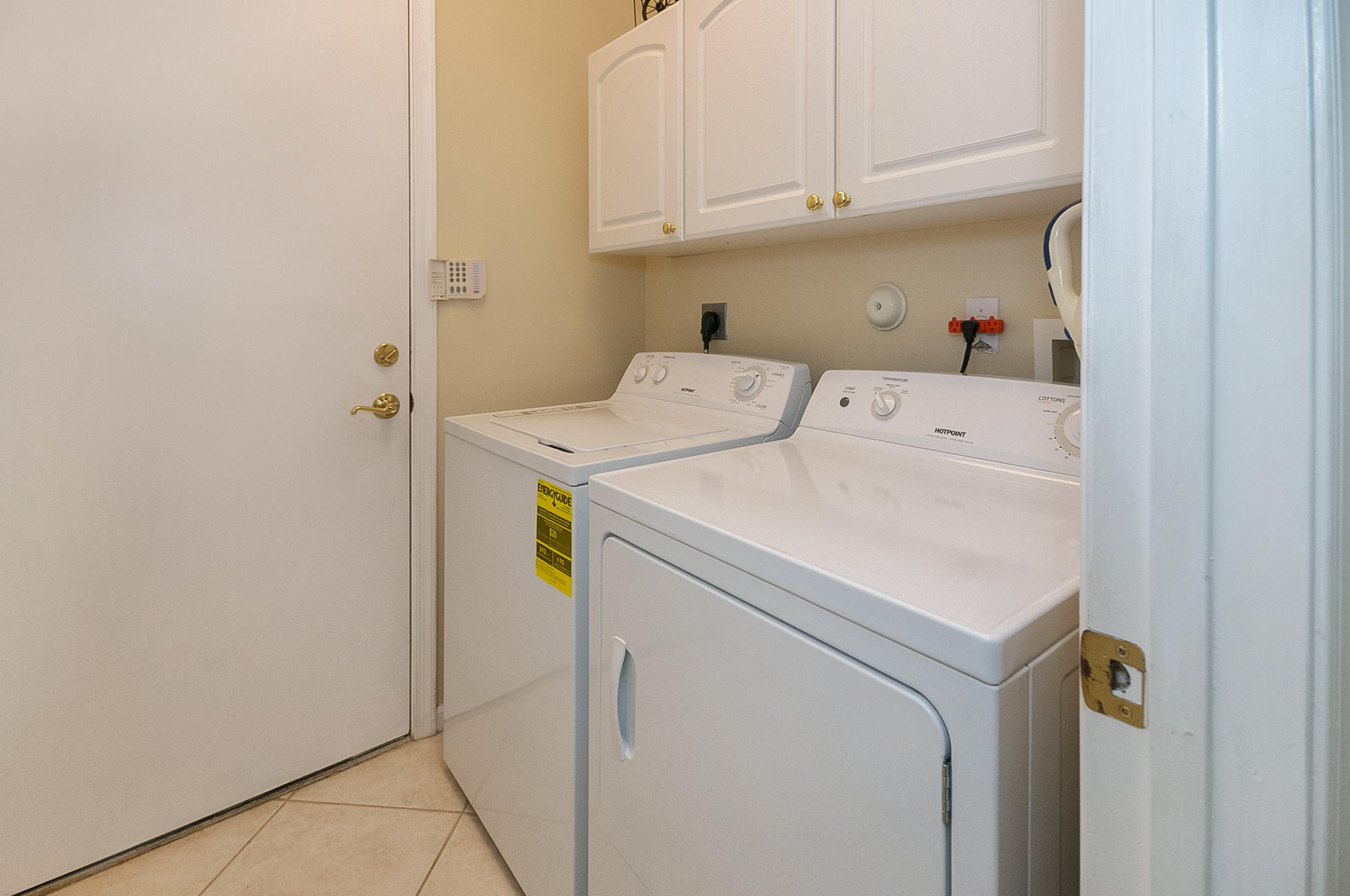 6685 Garde Road Boynton Beach, FL 33472 - Photo 21 of 26 6685_garde_rd_MLS_HID1089512_ROOMlaundry
