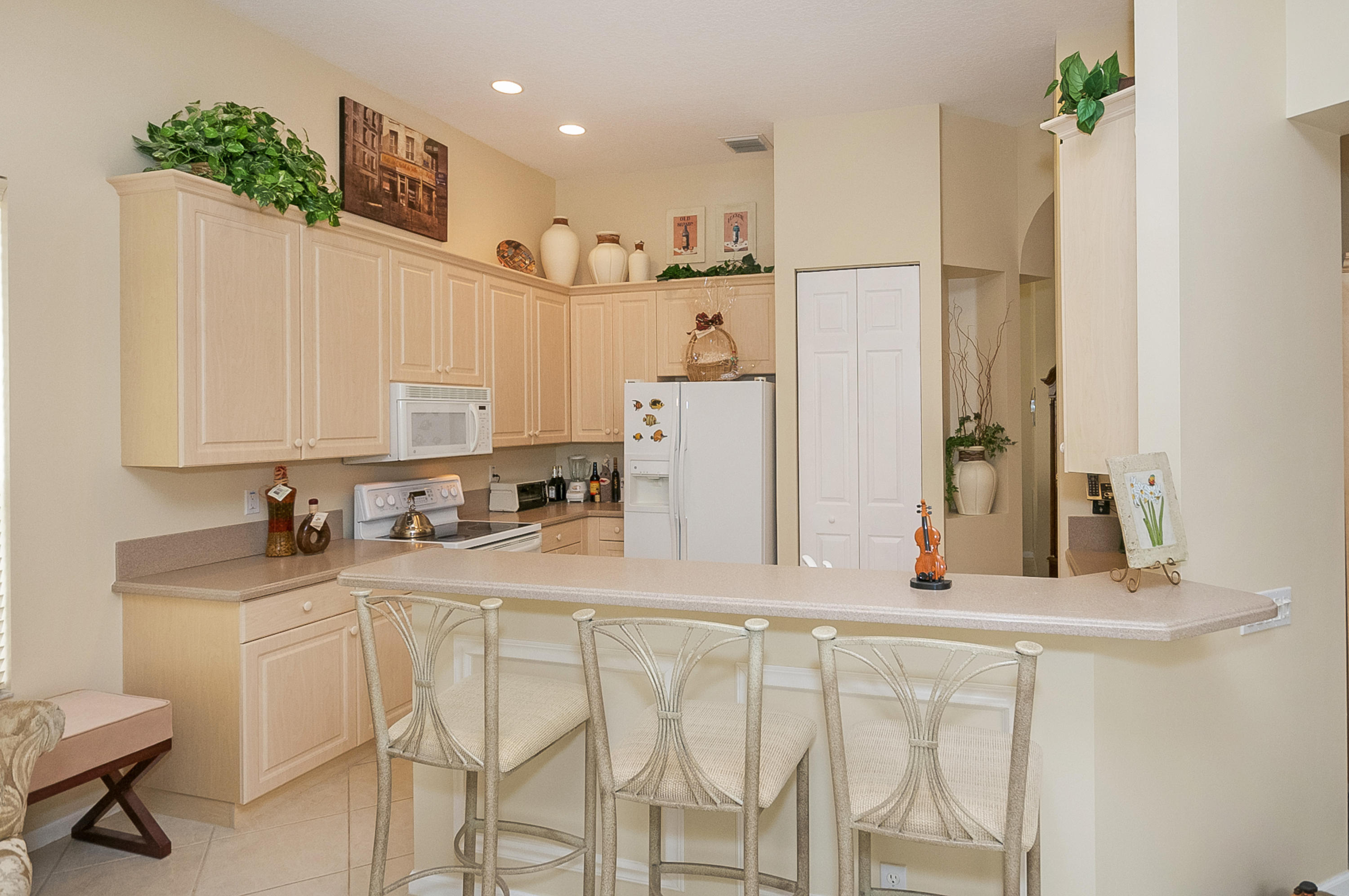 6685 Garde Road Boynton Beach, FL 33472 - Photo 8 of 26 6685_garde_rd_MLS_HID1089512_ROOMkitchen
