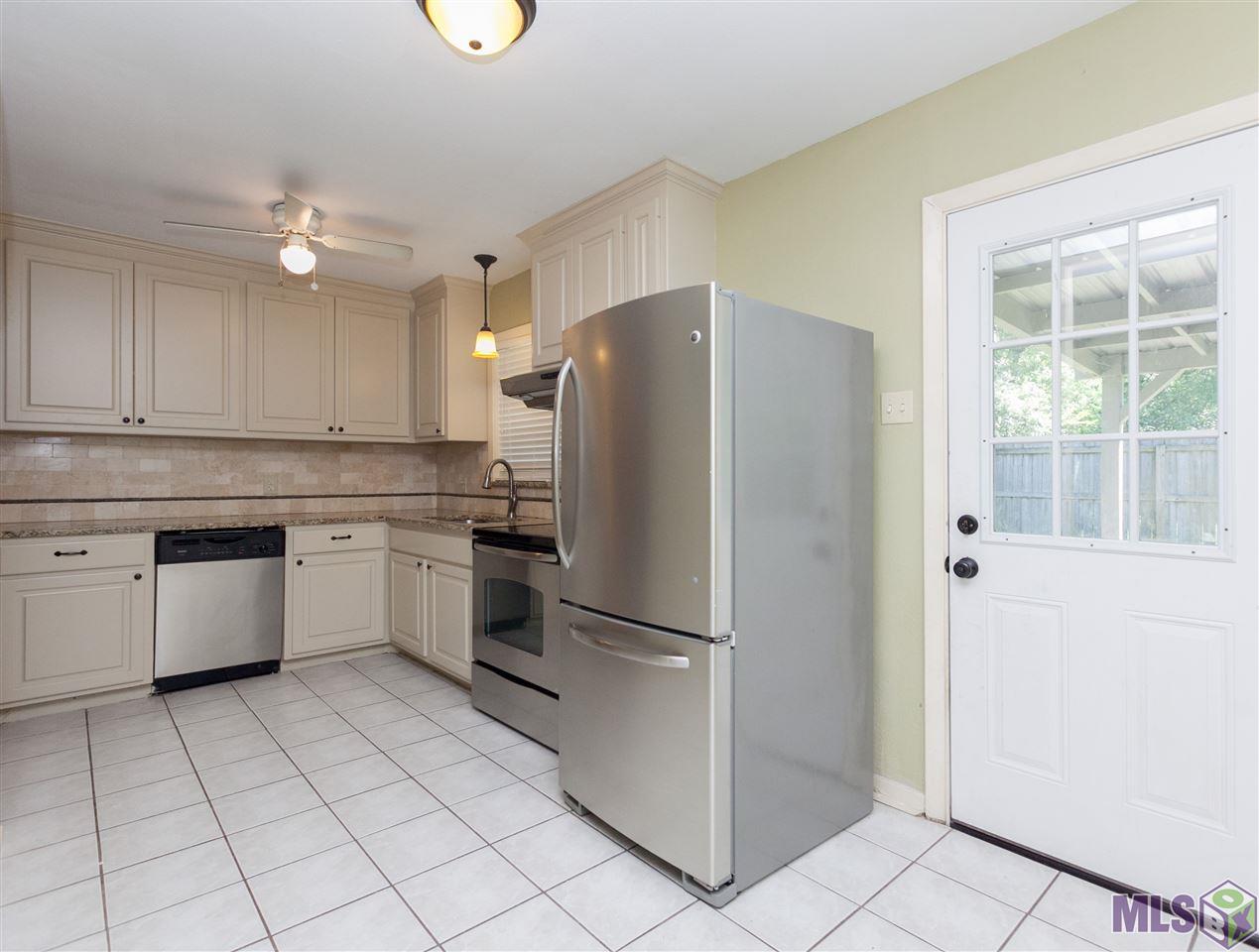 8824 Field Drive Baton Rouge, LA 70809 - Photo 5 of 16 Kitchen