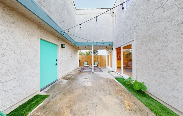 $1,989,000 | 322 12th Street, Huntington Beach, CA 92648