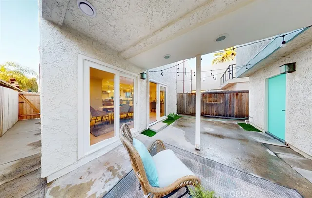 $1,989,000 | 322 12th Street, Huntington Beach, CA 92648