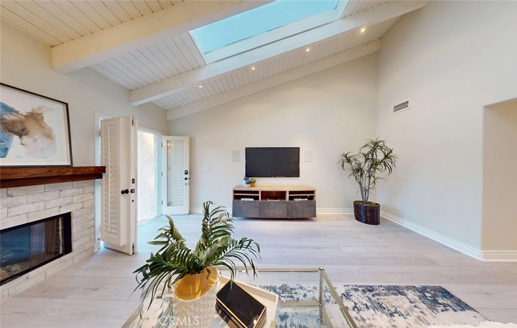 322 12th Street Huntington Beach, CA 92648 - Photo 8 of 65