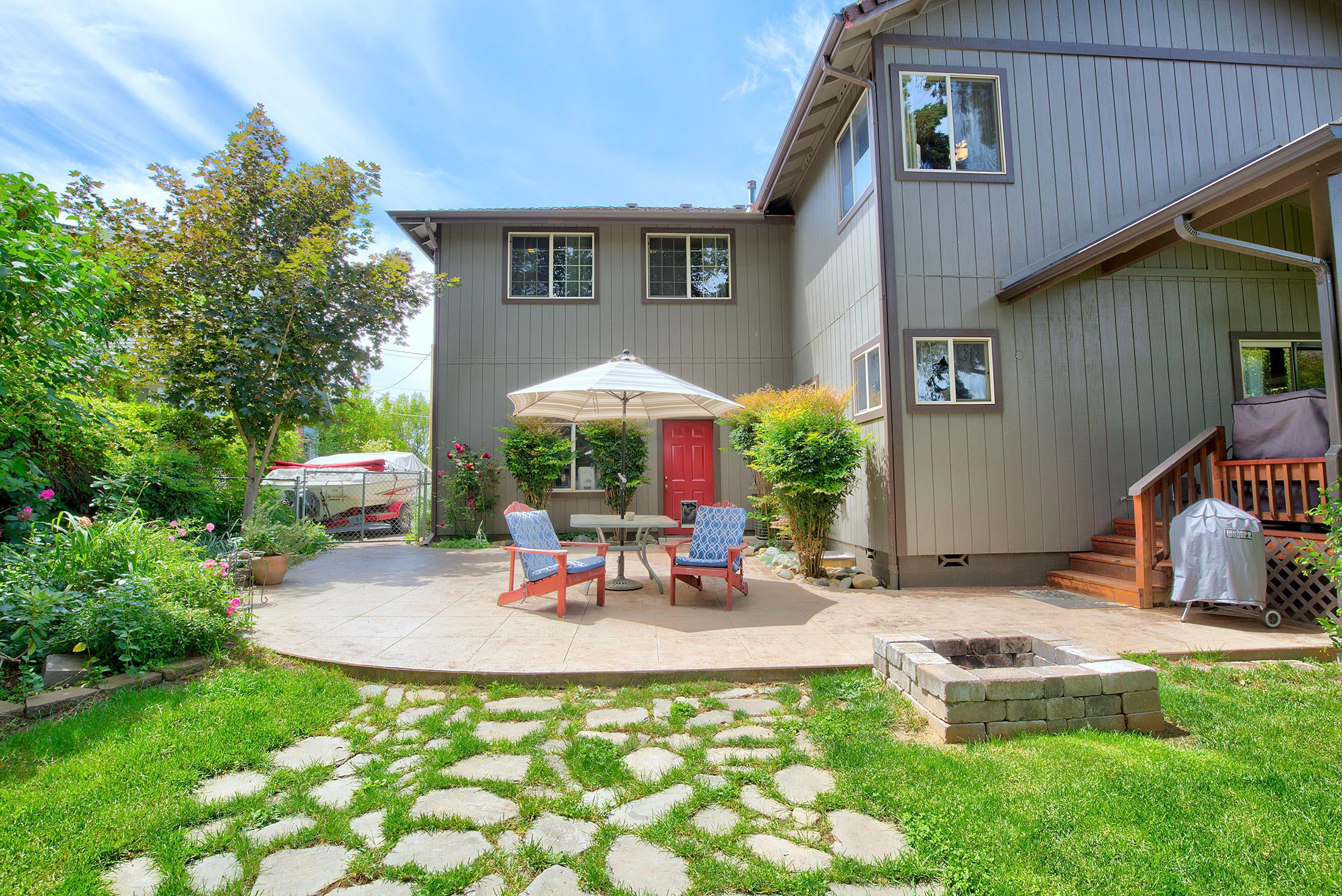 1703 Leonard Road Grants Pass, OR 97527 - Photo 23 of 34 Patio 2