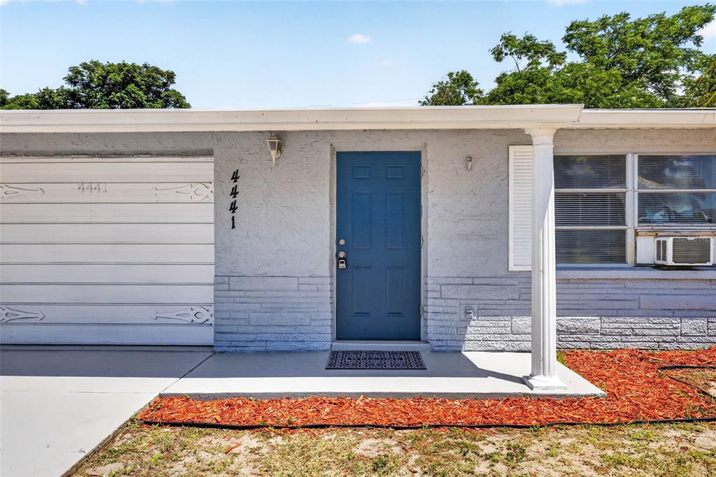 4441 Terry Loop New Port Richey, FL 34652 - Photo 4 of 37 Gallery Image 4