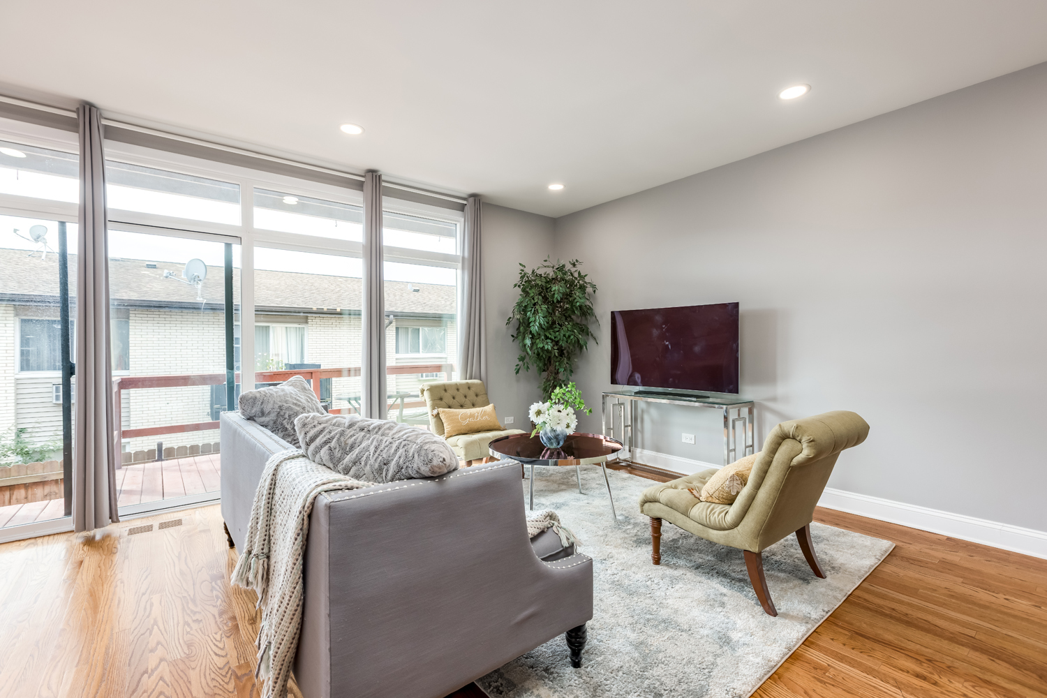 9255 Ballard Road Des Plaines, IL 60016 - Photo 17 of 35 Gallery Image 17