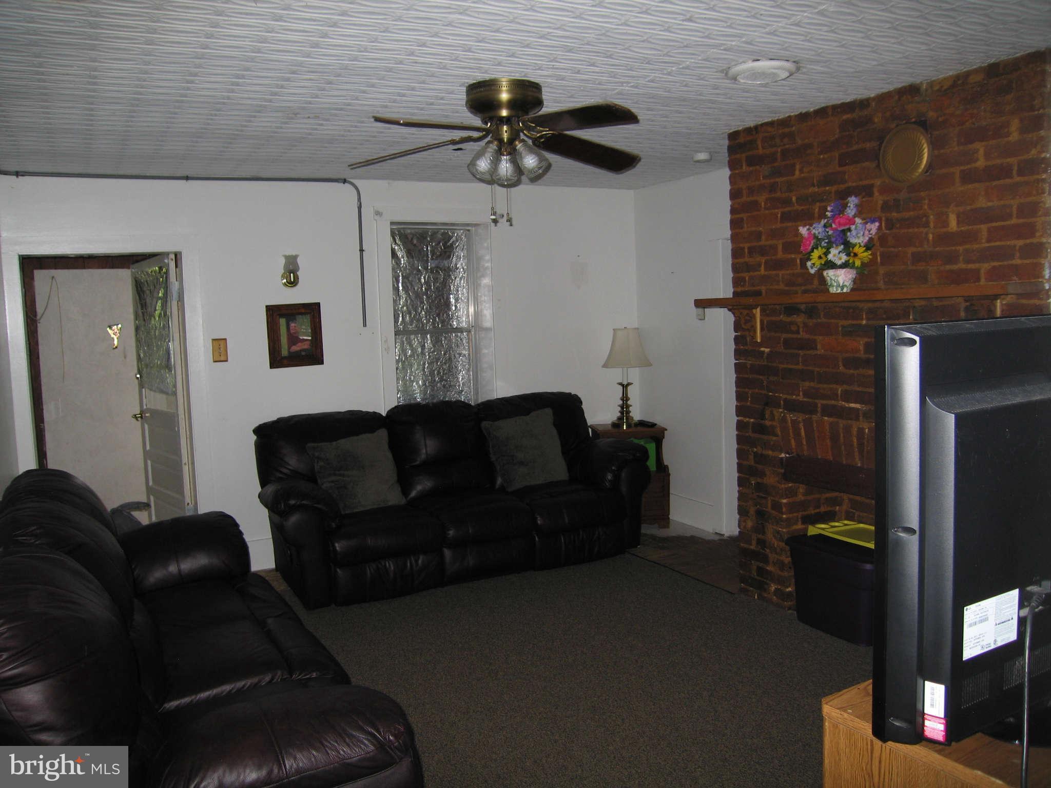 11645 Cedar Ridge Road Williamsport, MD 21795 - Photo 12 of 14 Living Room