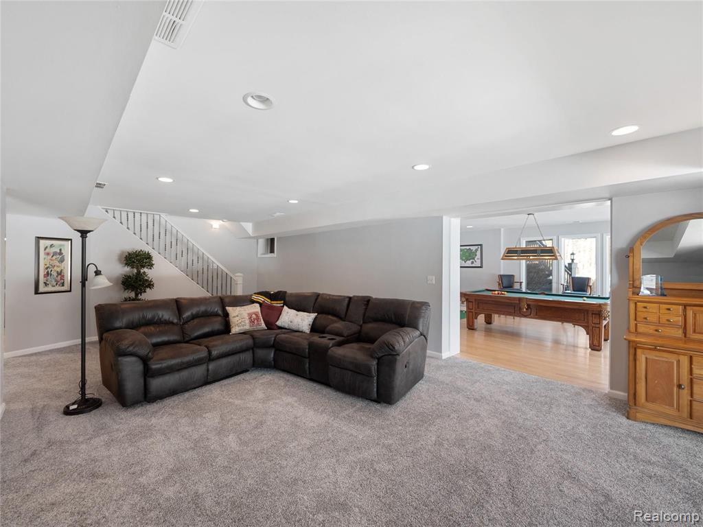 21311 Metroview Road Farmington Hills, MI 48335 - Photo 42 of 78