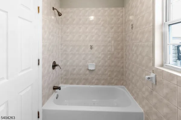 $2,600 | 139 Inslee Place, Unit 2, Elizabeth Port, NJ 07206