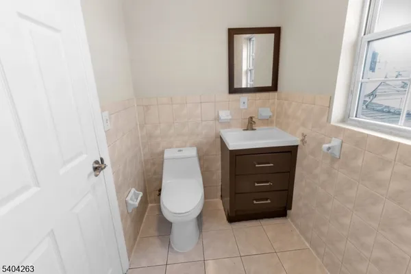 $2,600 | 139 Inslee Place, Unit 2, Elizabeth Port, NJ 07206