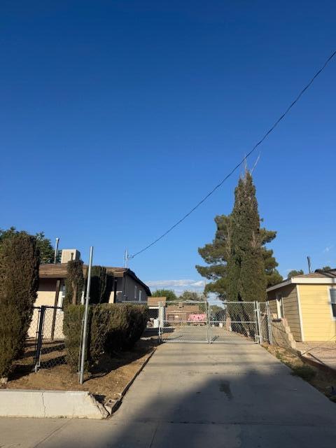 43427 Fairglen Road Lancaster, CA 93535 - Photo 2 of 18 IMG_6792