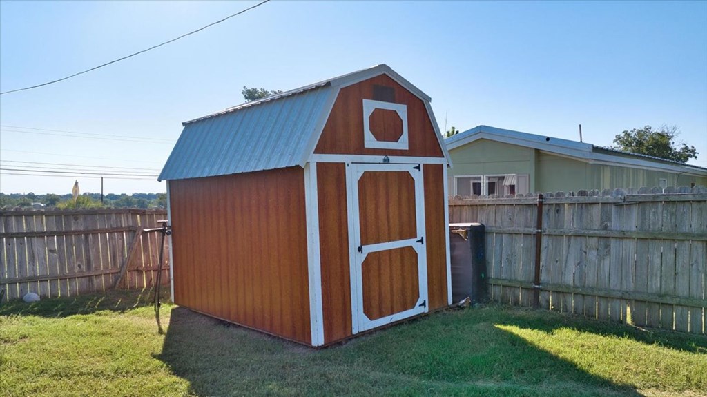 824 Bluebonnet Road, Unit 824 Mason, TX 76856 - Photo 17 of 17 Storage shed