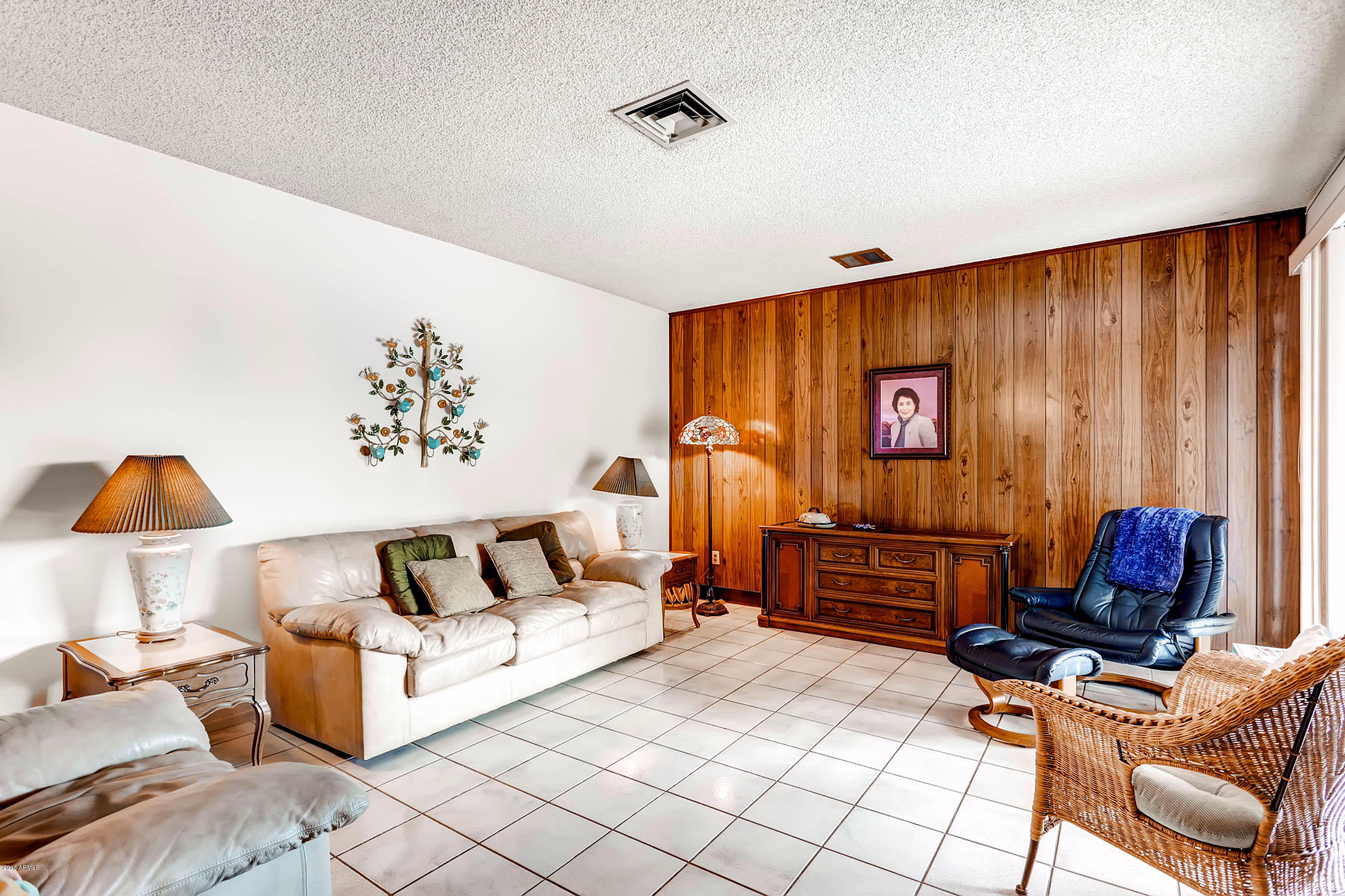 3049 West Redfield Road Phoenix, AZ 85053 - Photo 11 of 28 RedfieldFamilyRoom