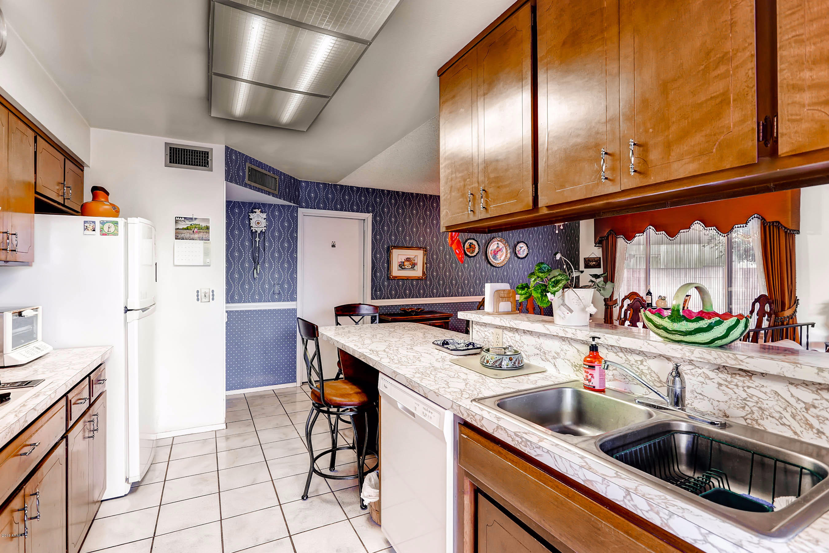 3049 West Redfield Road Phoenix, AZ 85053 - Photo 8 of 28 RedfieldKitchen