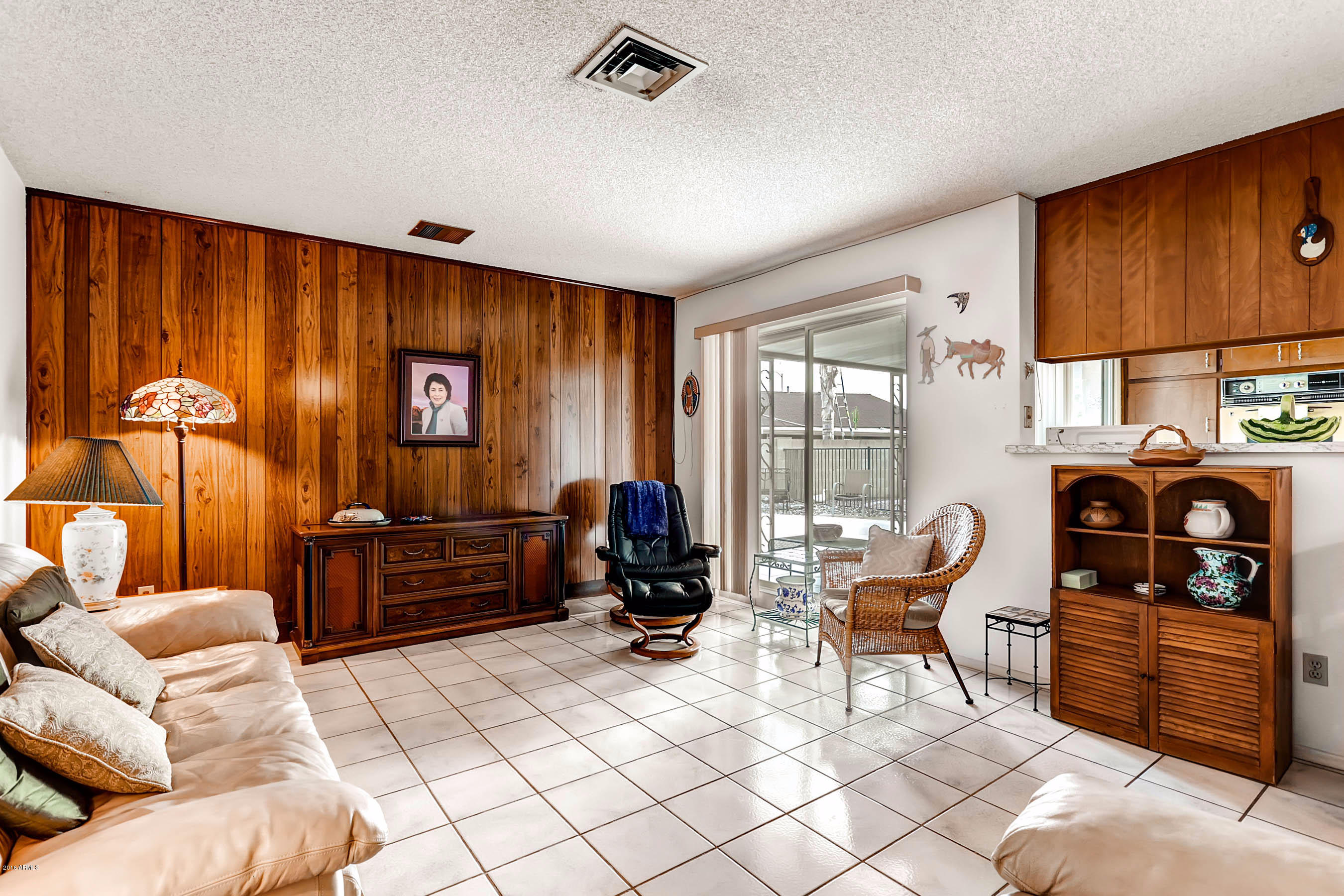 3049 West Redfield Road Phoenix, AZ 85053 - Photo 10 of 28 RedfieldFamilyRoom
