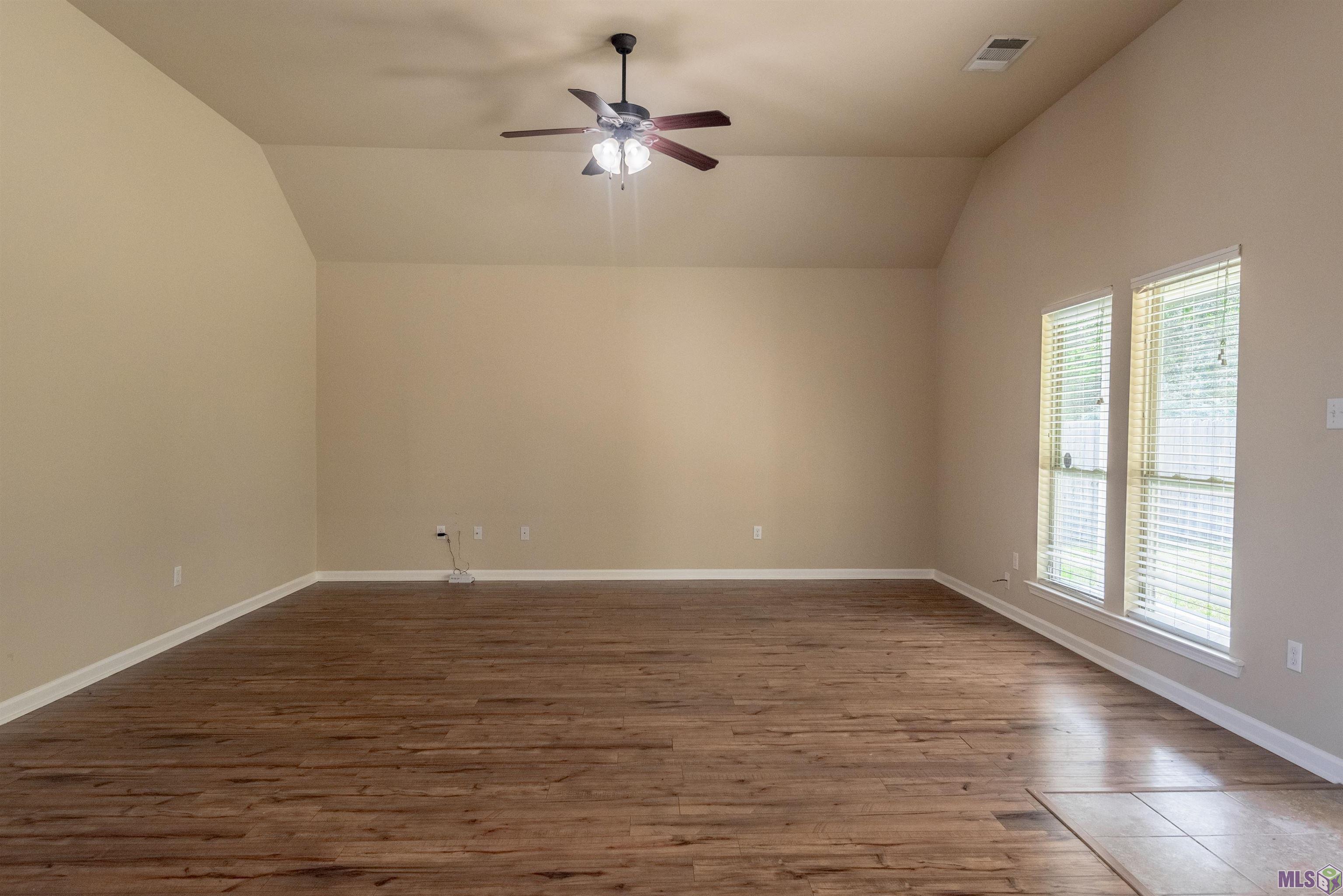 11466 Rosedale Avenue Denham Springs, LA 70726 - Photo 3 of 22 Gallery Image 3