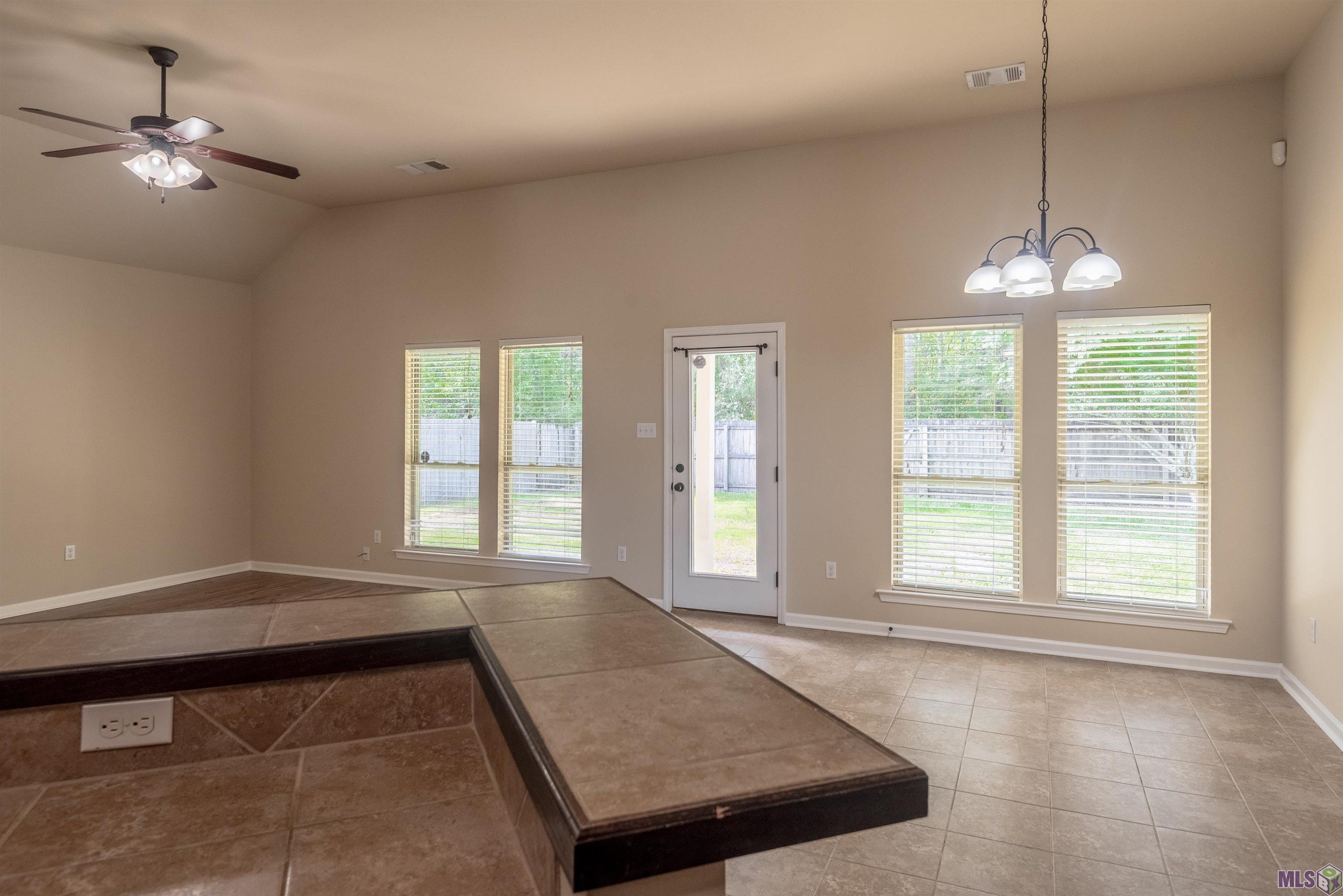 11466 Rosedale Avenue Denham Springs, LA 70726 - Photo 8 of 22 Gallery Image 8