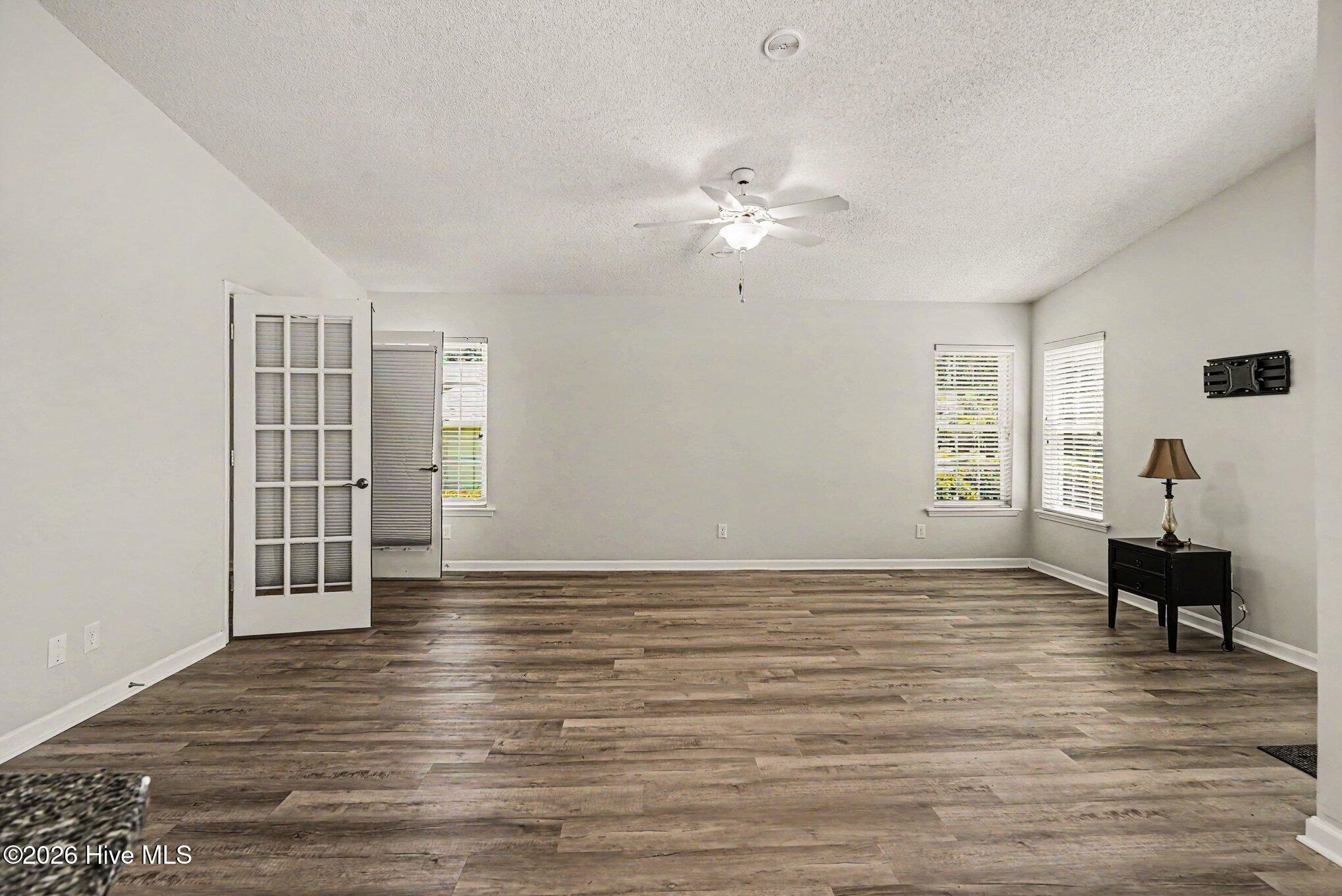 533 Leeward Way Calabash, NC 28467 - Photo 7 of 37 007_file_1049