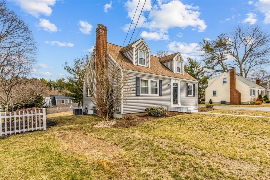 31 Gerard Road Norwell, MA 02061 - Photo 28 of 30 a front view of a house with a yard