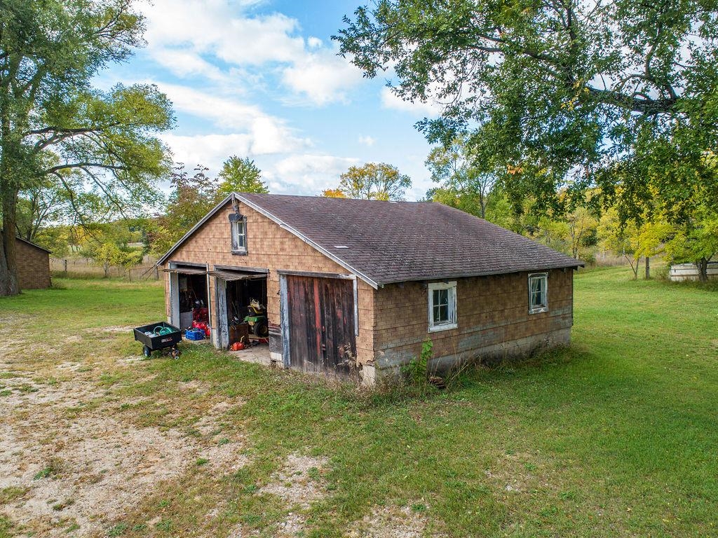 980 South Herman Road Suttons Bay, MI 49682 - Photo 22 of 43 1905755-21.JPG