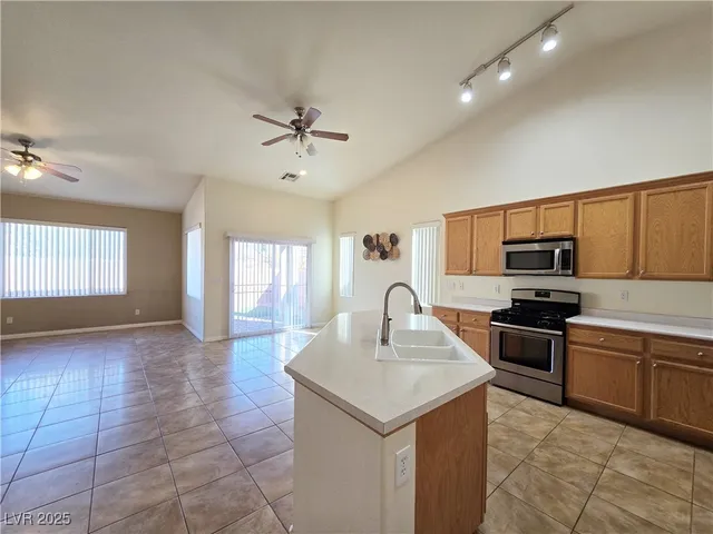 $1,795 | 9818 Nicova Avenue, Las Vegas, NV 89148