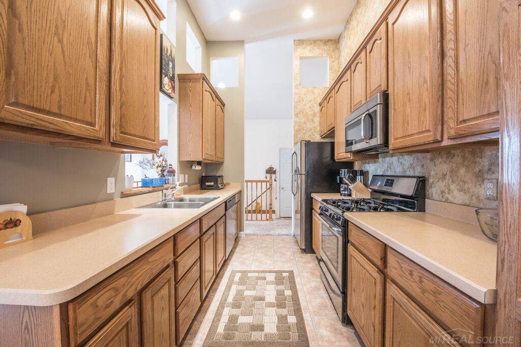 130 Rella Rae Avenue Marysville, MI 48040 - Photo 6 of 24 31257954-5.JPG