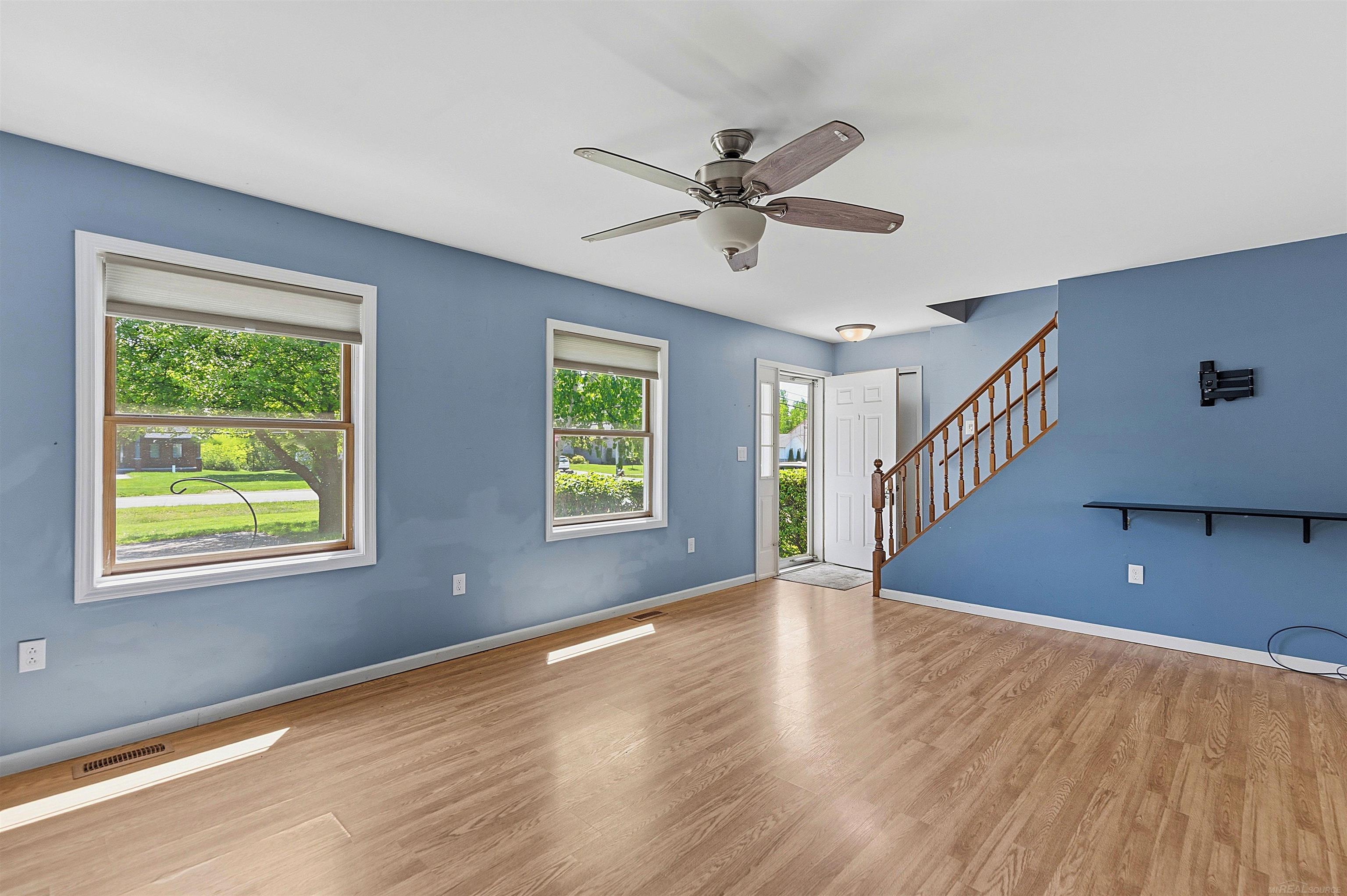 51613 Sass Road New Baltimore, MI 48047 - Photo 2 of 40