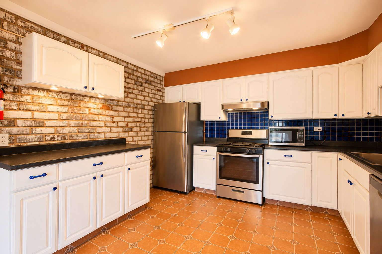 244 East Bailey Road, Unit J Naperville, IL 60565 - Photo 4 of 13