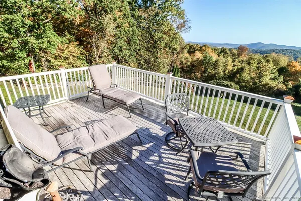 $1,250,000 | 5 Lyric Lane, New Milford, CT 06776