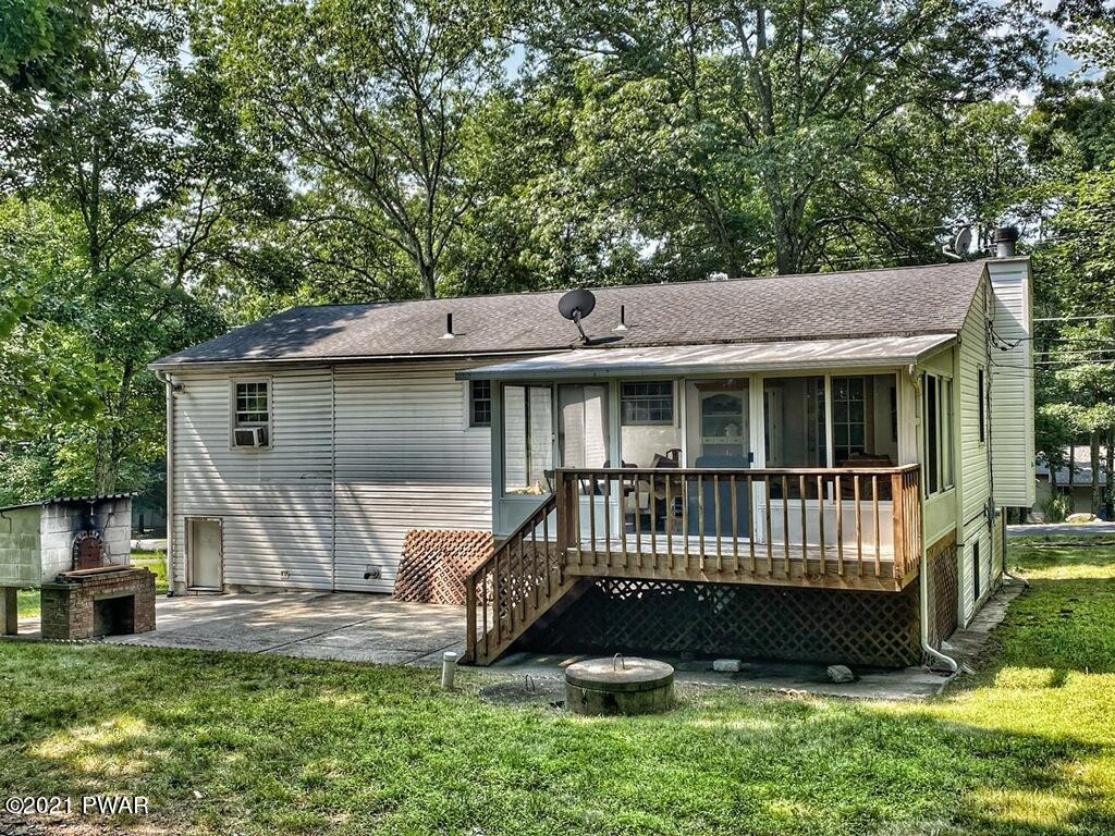 4911 Pine Ridge Drive West Bushkill, PA 18324 - Photo 2 of 19