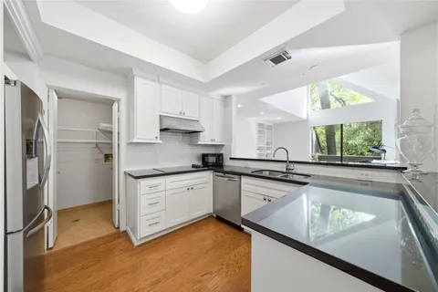 $315,000 | 160 Litchfield Lane, Houston, TX 77024