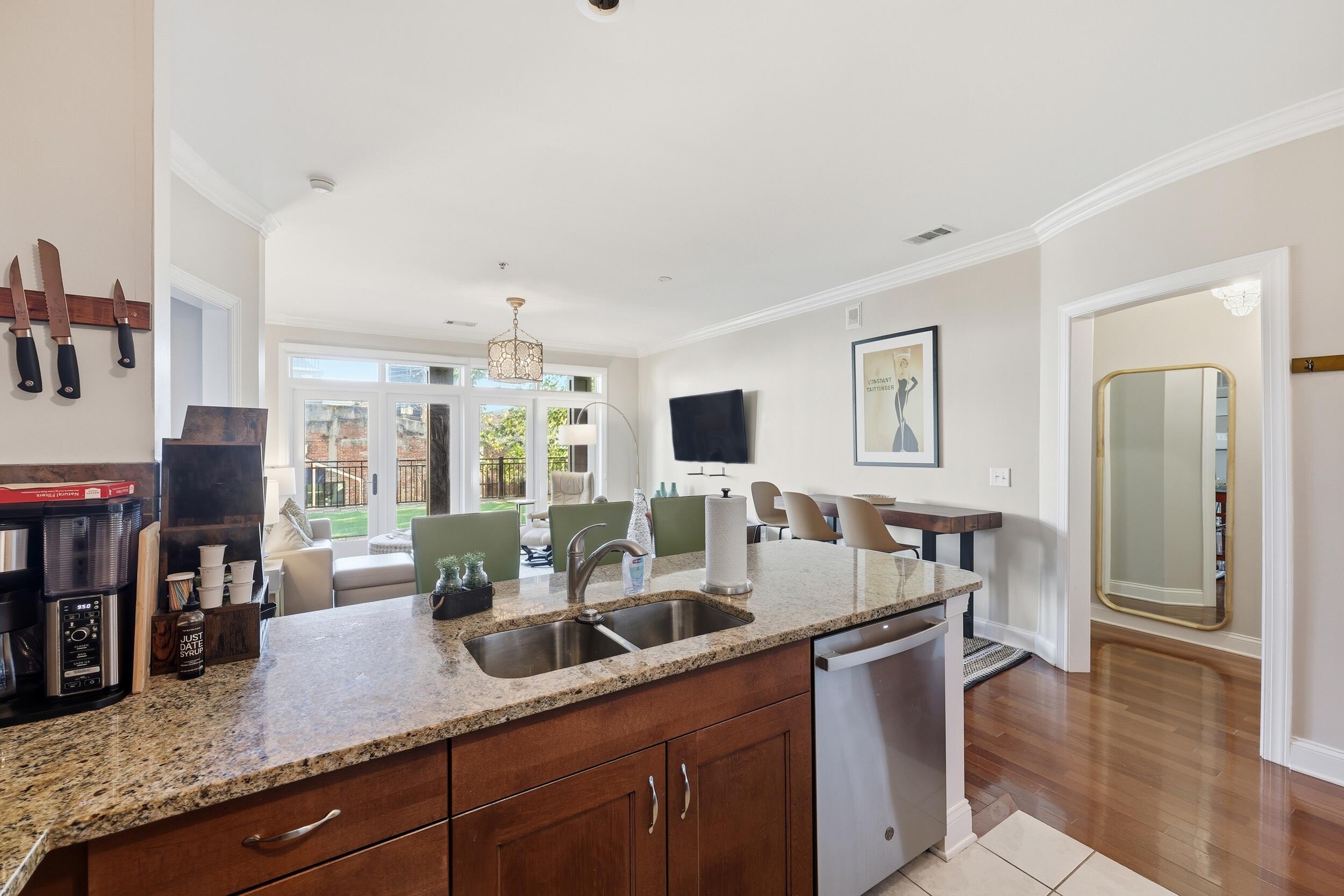 21 George Street, Unit 111 Charleston, SC 29401 - Photo 4 of 34 8_ecp_005