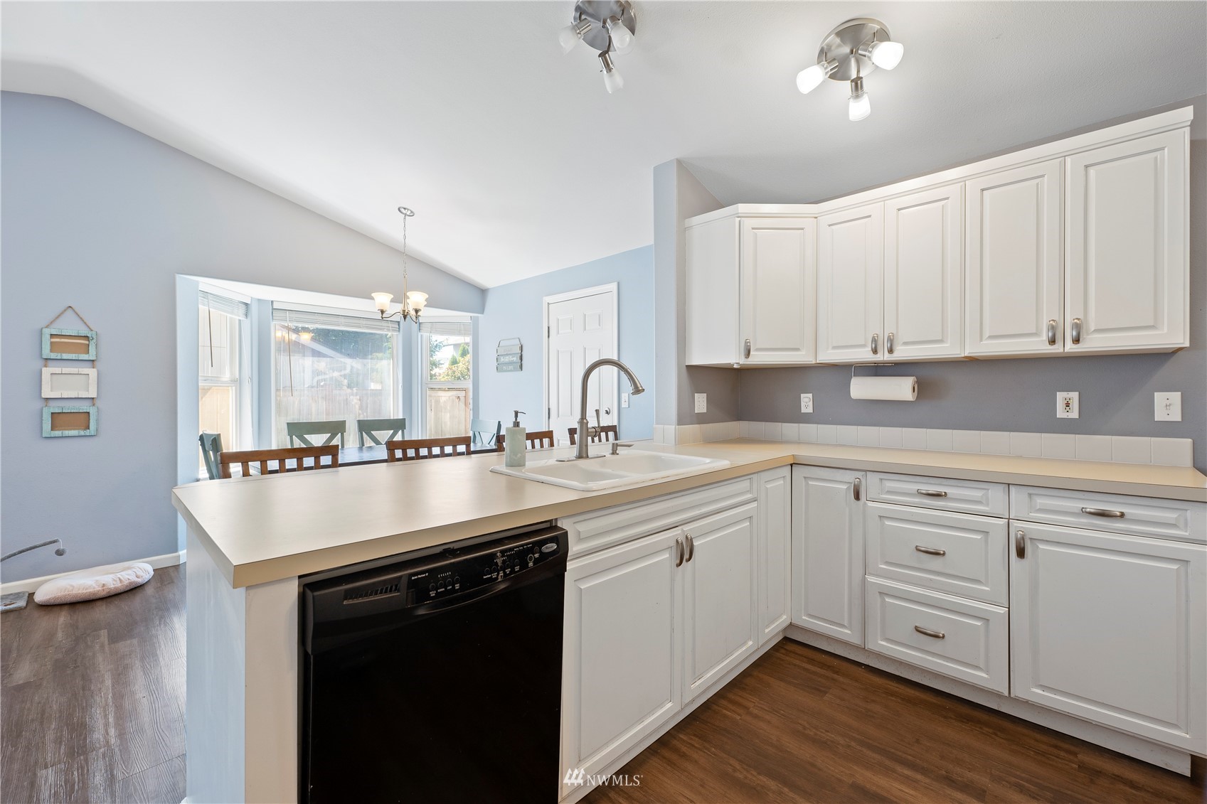 6033 60th Loop Southeast Lacey, WA 98513 - Photo 5 of 23 Gallery Image 5