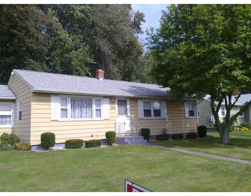234 Rolf Avenue Chicopee, MA 01020 - Photo 2 of 17 Gallery Image 2