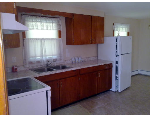234 Rolf Avenue Chicopee, MA 01020 - Photo 5 of 17 Gallery Image 5