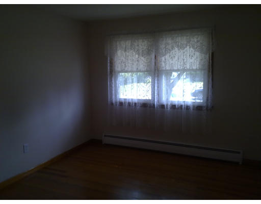 234 Rolf Avenue Chicopee, MA 01020 - Photo 8 of 17 Gallery Image 8