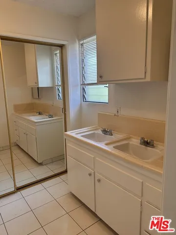$2,395 | 5411 South Centinela Avenue, Unit 4, Los Angeles, CA 90066