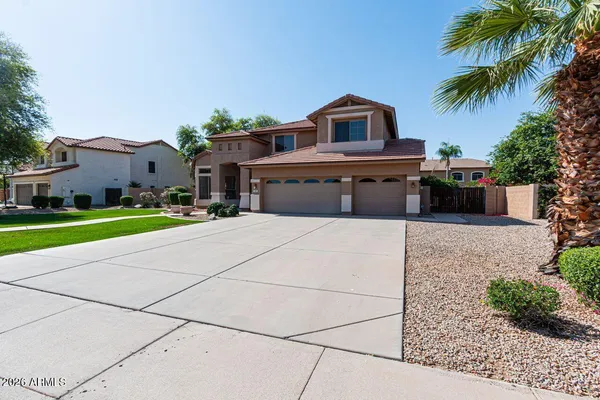 $750,000 | 149 East Canyon Creek Drive, Gilbert, AZ 85295