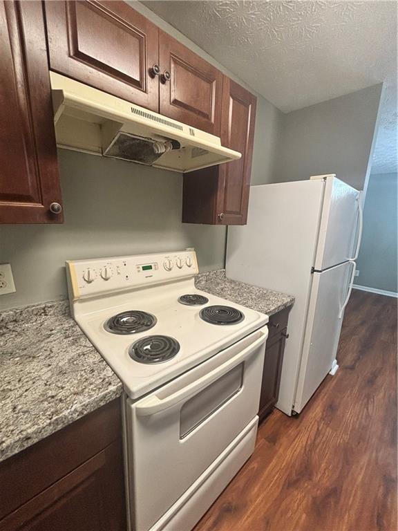 3101 Par 3 Way Lithonia, GA 30038 - Photo 11 of 32 a utility room with dryer and washer