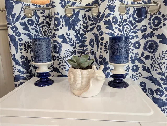 $170,000 | 407 South 1st Street, Hiawatha, KS 66434