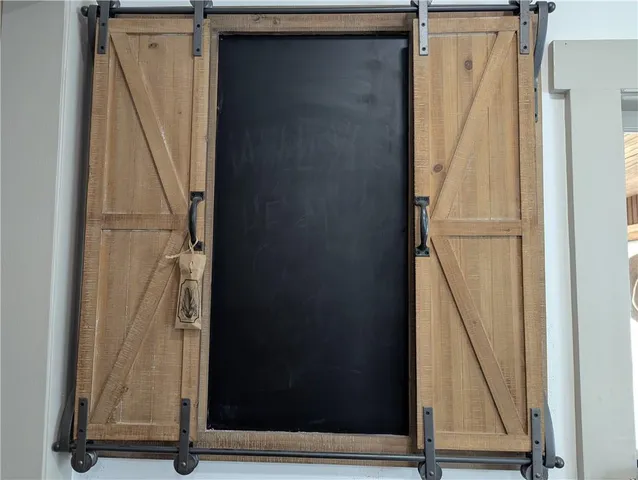 $170,000 | 407 South 1st Street, Hiawatha, KS 66434