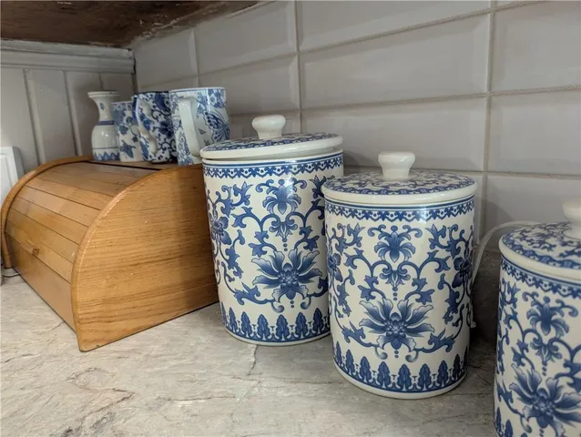 $170,000 | 407 South 1st Street, Hiawatha, KS 66434