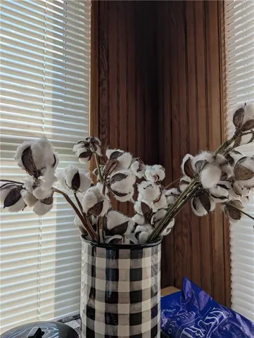 $170,000 | 407 South 1st Street, Hiawatha, KS 66434