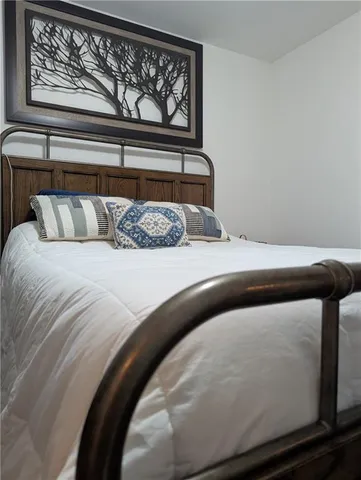 $170,000 | 407 South 1st Street, Hiawatha, KS 66434