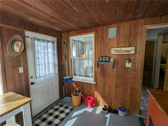 $170,000 | 407 South 1st Street, Hiawatha, KS 66434