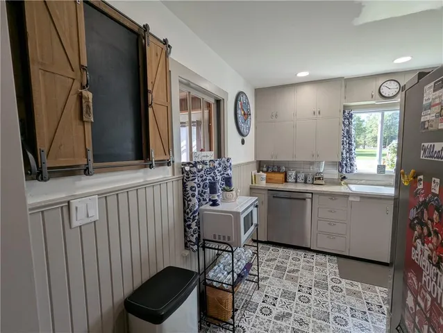 $170,000 | 407 South 1st Street, Hiawatha, KS 66434