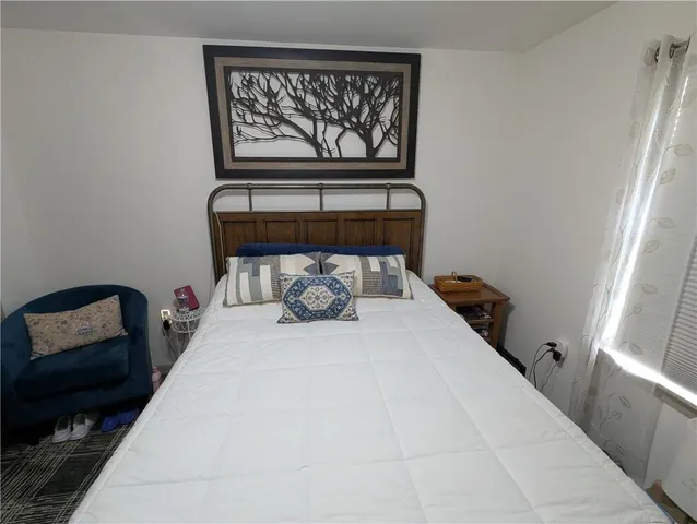 $170,000 | 407 South 1st Street, Hiawatha, KS 66434