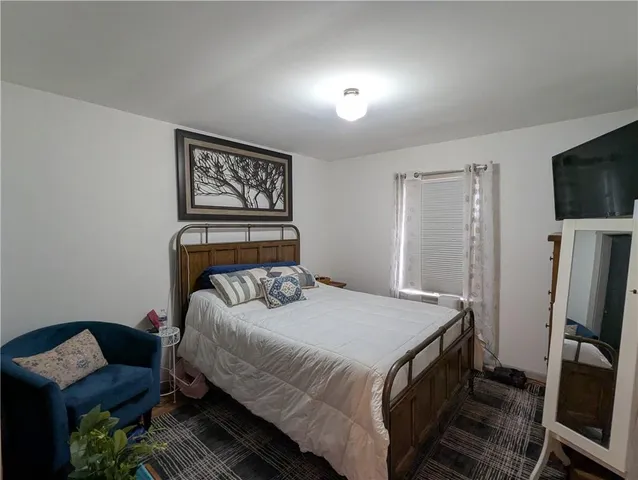 $170,000 | 407 South 1st Street, Hiawatha, KS 66434