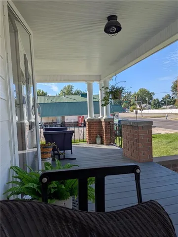 $170,000 | 407 South 1st Street, Hiawatha, KS 66434